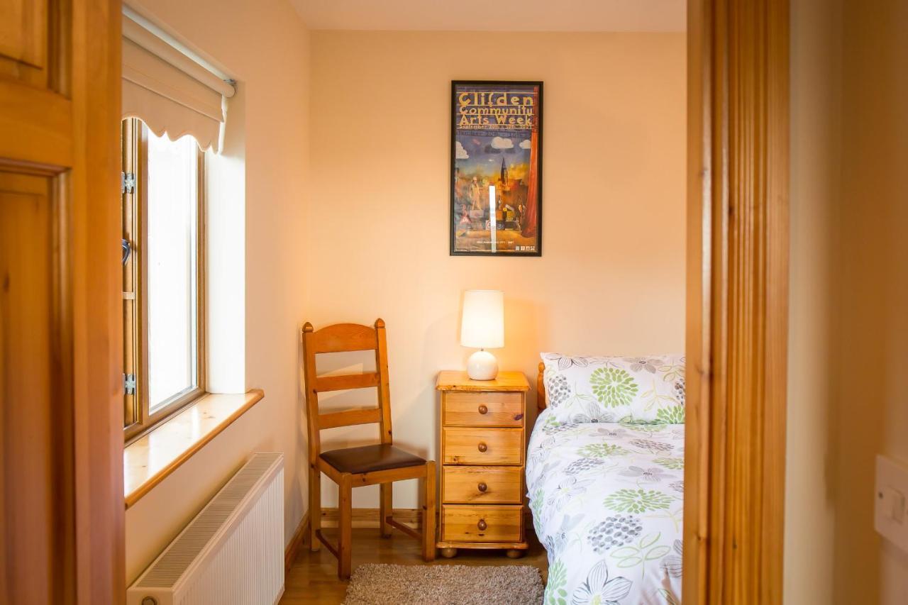 Ocean View Cleggan Apartment Bagian luar foto